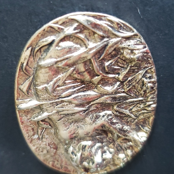 Vintage Oval Brooche Pin Animal Tiger gold brass color antiqued 3D - Picture 6 of 8